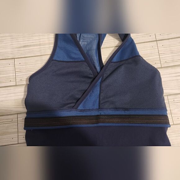 Lululemon Athletica Surplice Mesh Tank Top in Blue Size 6 - Picture 3 of 9